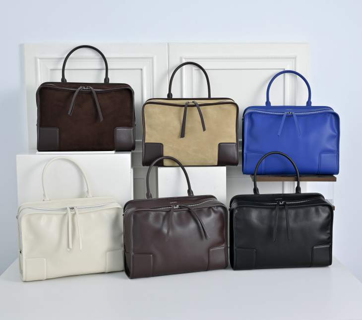 Picture of Loewe Handbags _SKUfw239909873fw